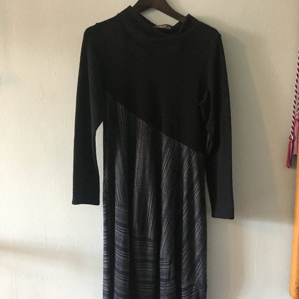 Navy Blue Long-sleeve Shift Dress